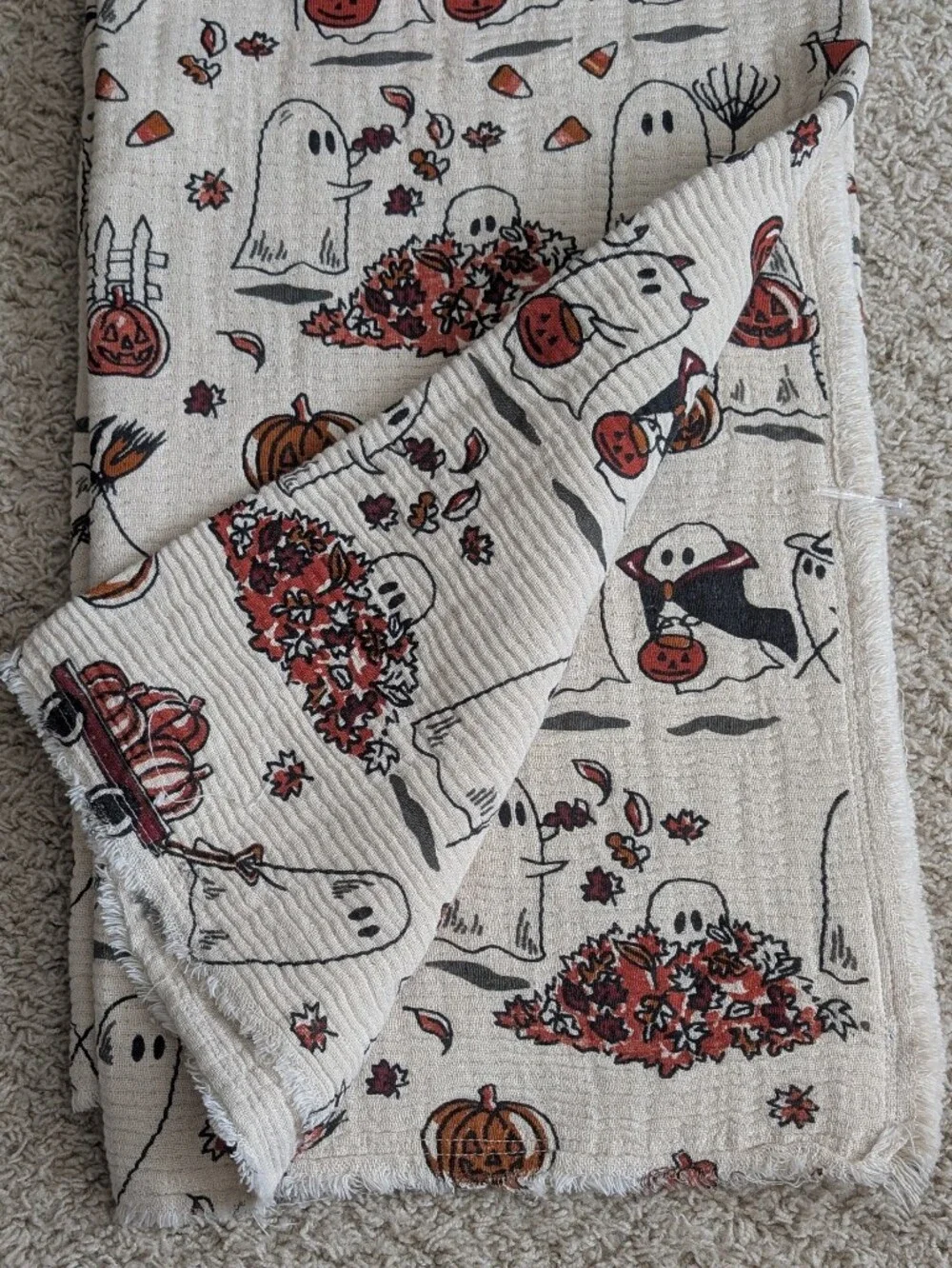 Vampy Ghost Oversized Waffle Knit Style Decorative Halloween Throw Blanket 🧛👻 - Picture 4 of 9